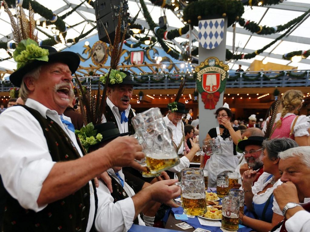 oktoberfest 2017 viaggi spendere meno risparmio aereo treno autobus