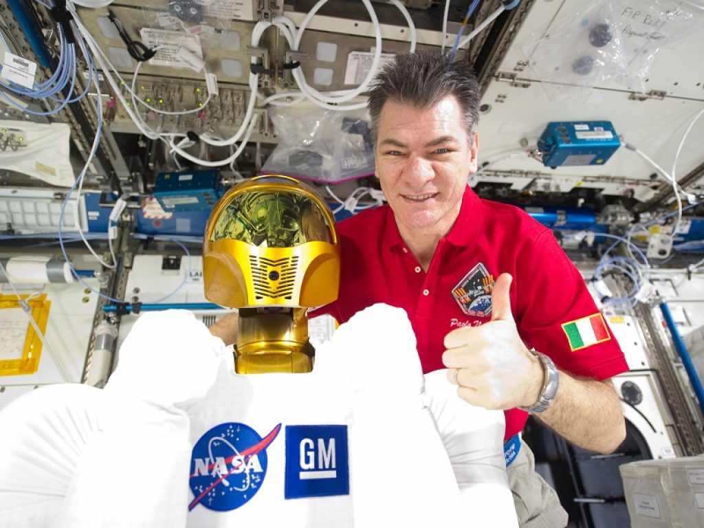 tendenze web personaggi famosi paolo nespoli