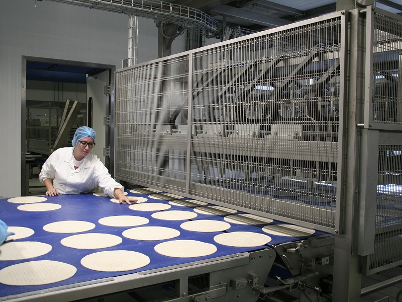 Roncadin rinnova la linea di pizze surgelate ExtraVoglia: nuove ricette in collaborazione con Renato Bosco, restyling per il pack e involucro compostabile