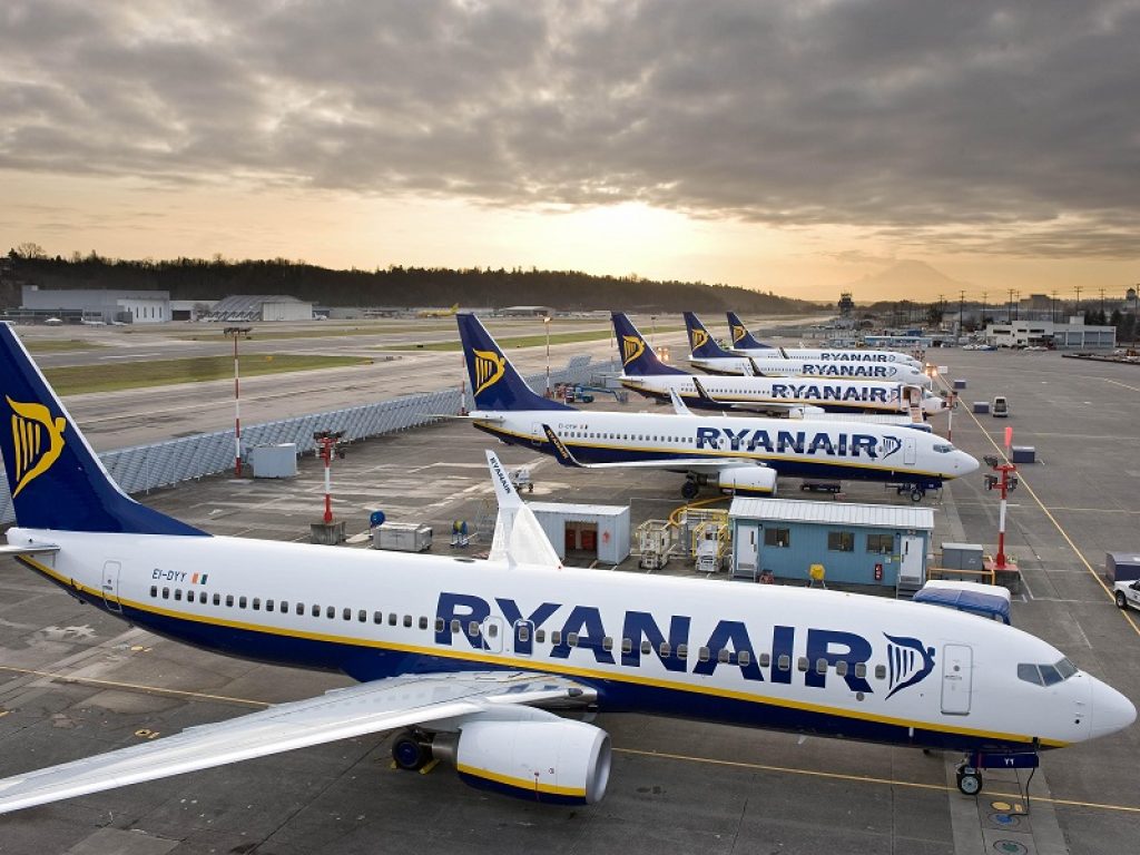 Ryanair lancia sei nuove rotte da Palermo per l’estate 2021. Si potranno raggiungere: Alghero, Cagliari, Cuneo, Leopoli, Rimini e Siviglia