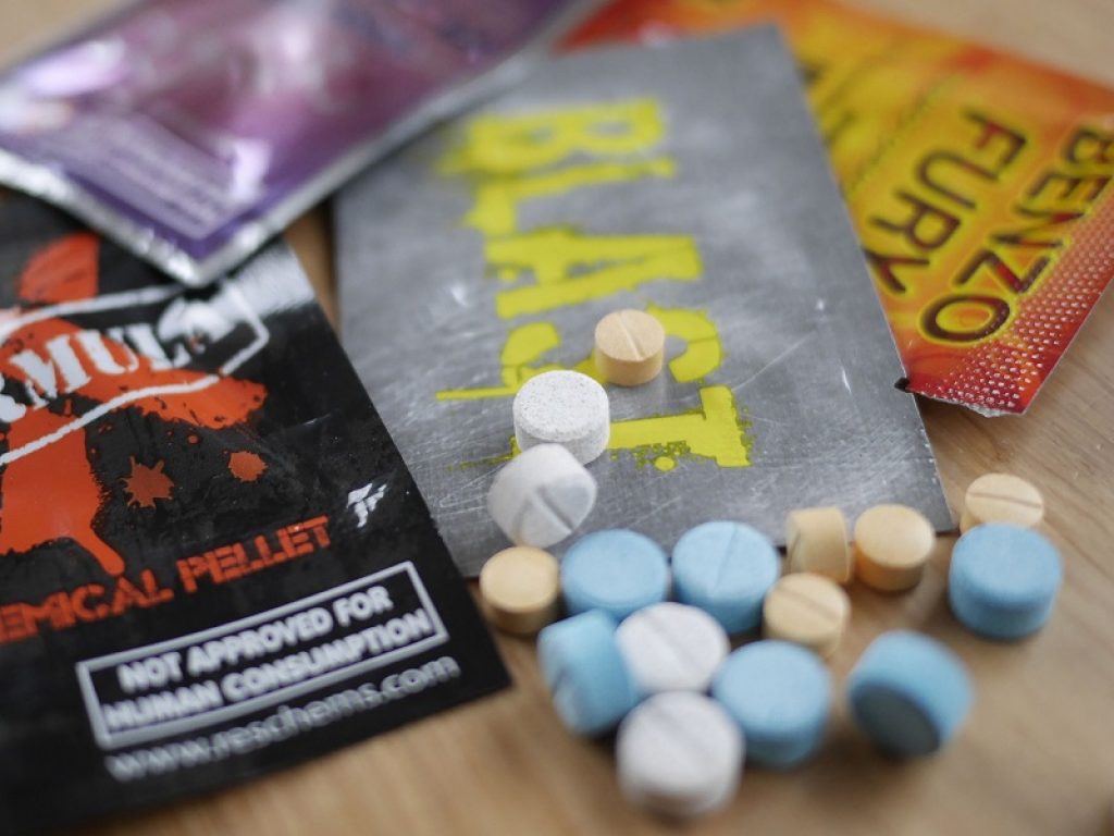 nuove sostanze psicoattive legal highs divieto effetti salute