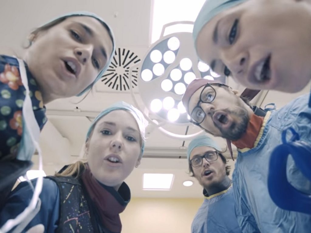 ambulance dance canzone