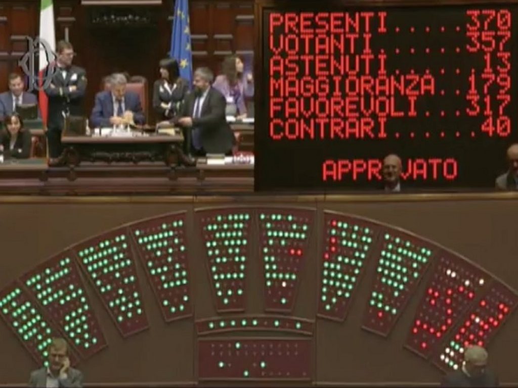 Il nuovo Governo dovrà predisporre entro la fine di quest’anno una manovra di bilancio da almeno 18,5 miliardi di euro per evitare l’aumento dell’Iva, per correggere i nostri conti pubblici e per far fronte a uscite già impegnate