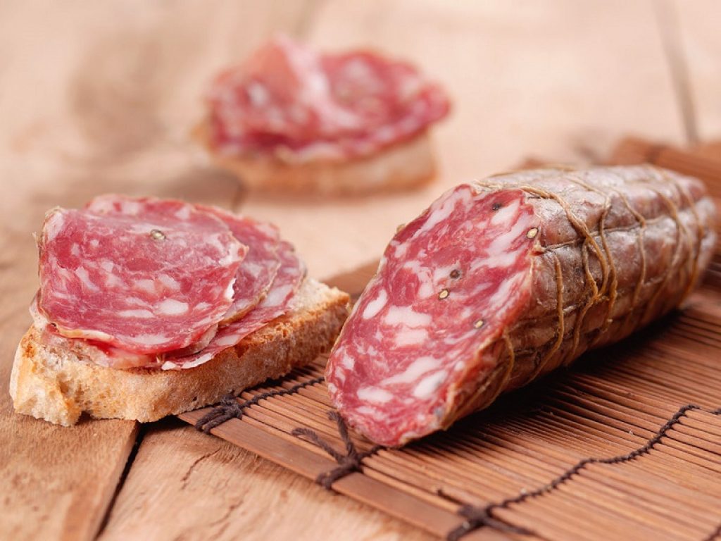 Un lotto di salame romagnolo senza lardello a marchio Natural Salumi è stato richiamato dal mercato per rischio microbiologico, poiché è stata riscontrata la presenza di salmonella.