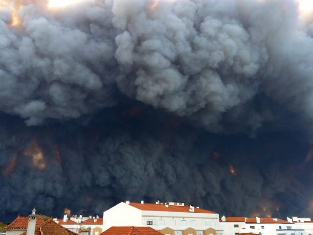 incendi galizia portogallo vigili del fuoco vittime