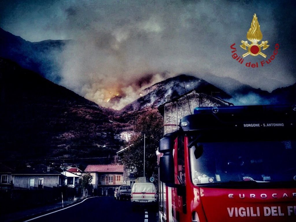 incendi italia liguria autunno