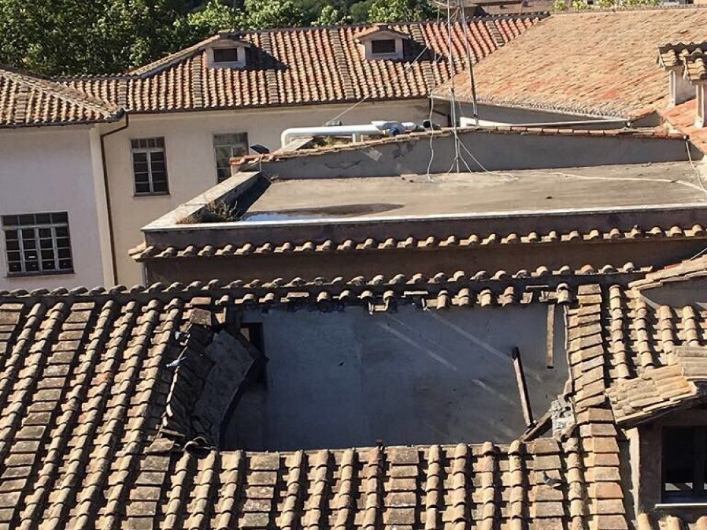 crollo solaio liceo virgilio roma ministero istruzione valeria fedeli