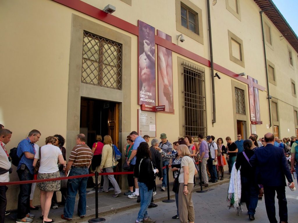 Domenica al museo: Galleria dell’Accademia di Firenze a ingresso gratuito il 2 settembre. Martedì 4 la presentazione del modello del Ratto delle Sabine del Giambologna  di Antonio Paolucci