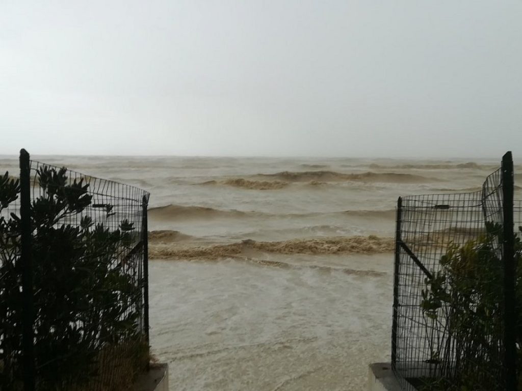 maltempo abruzzo allerta rossa protezione civile piogge