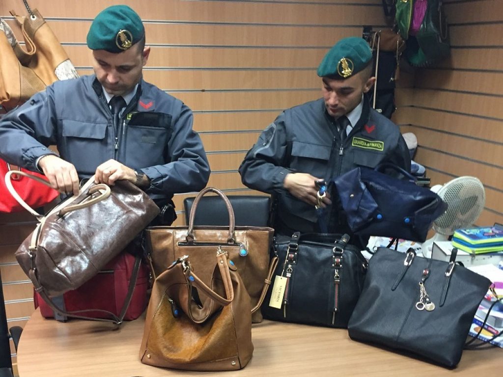 Lotta alla contraffazione tour “Io Sono Originale”