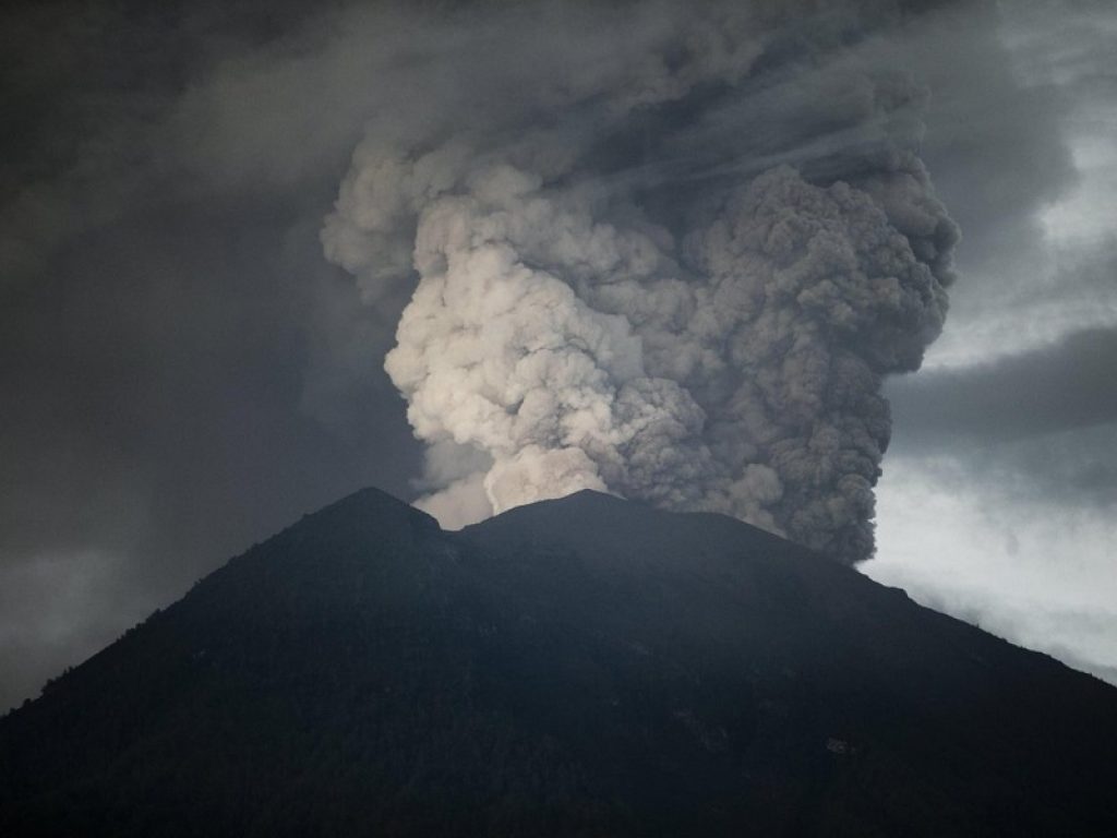 L’attività eruttiva del vulcano Agung è ripresa martedì scorso, dopo una quiete che durava dal 1963