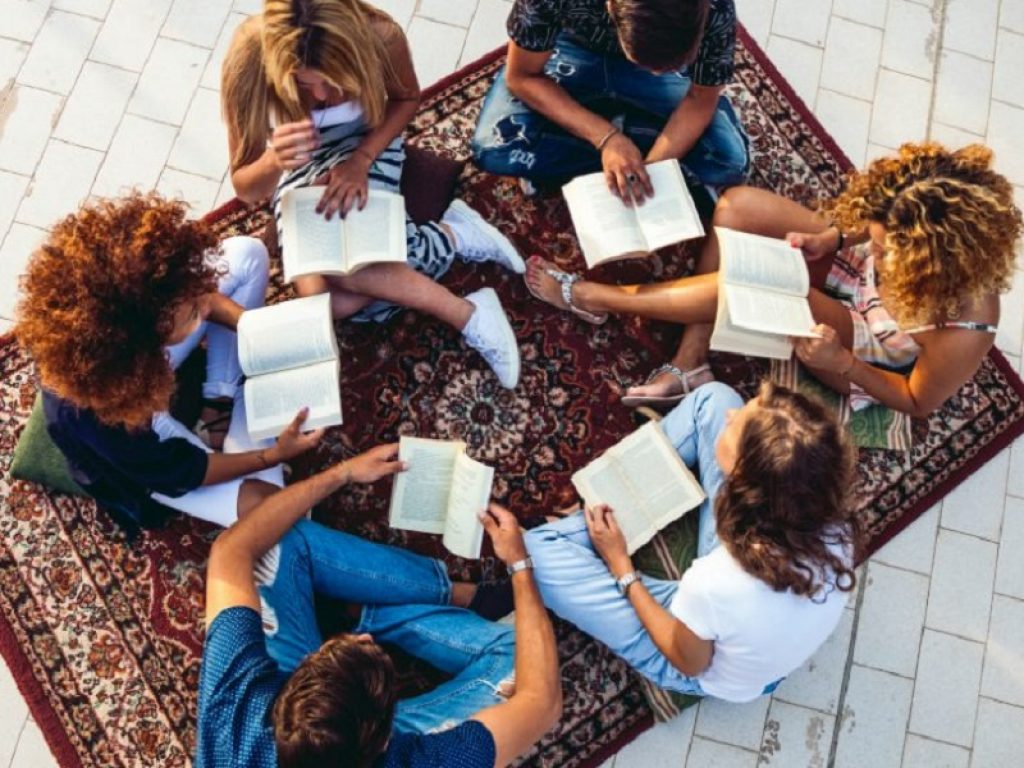 Che ruolo hanno le biblioteche, e più nello specifico quelle scolastiche, nella nostra società oggi? Quale funzione avranno in futuro? Il MIUR investe 10 milioni per le biblioteche scolastiche innovative