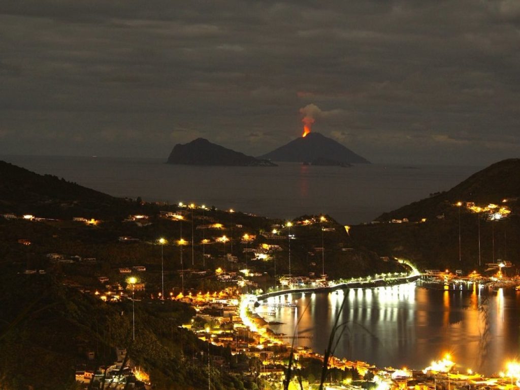 Aperti al pubblico fino al 6 ottobre i Centri Informativi INGV di Vulcano e Stromboli per conoscere il vulcanismo eoliano