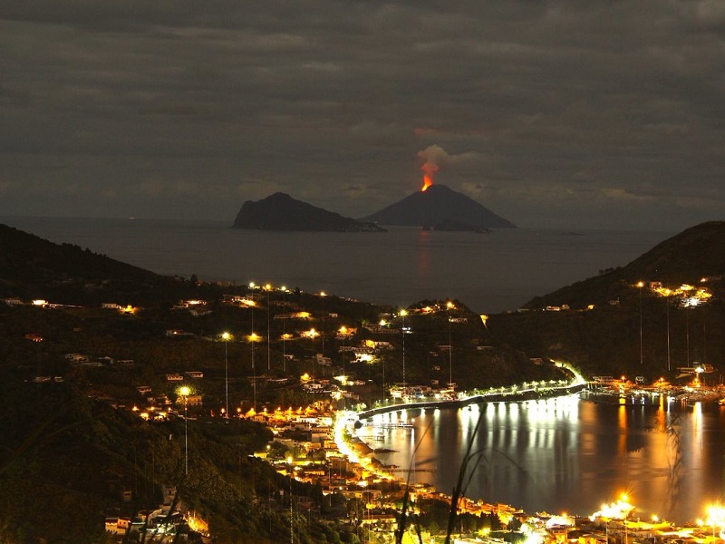 Aperti al pubblico fino al 6 ottobre i Centri Informativi INGV di Vulcano e Stromboli per conoscere il vulcanismo eoliano
