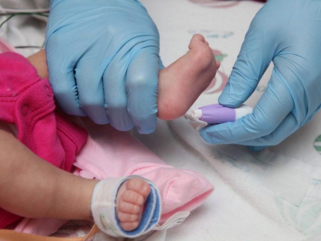 Screening neonatale, approvato l’emendamento Noja al Decreto Milleproroghe: la buona notizia per le famiglie e i pazienti con malattie rare