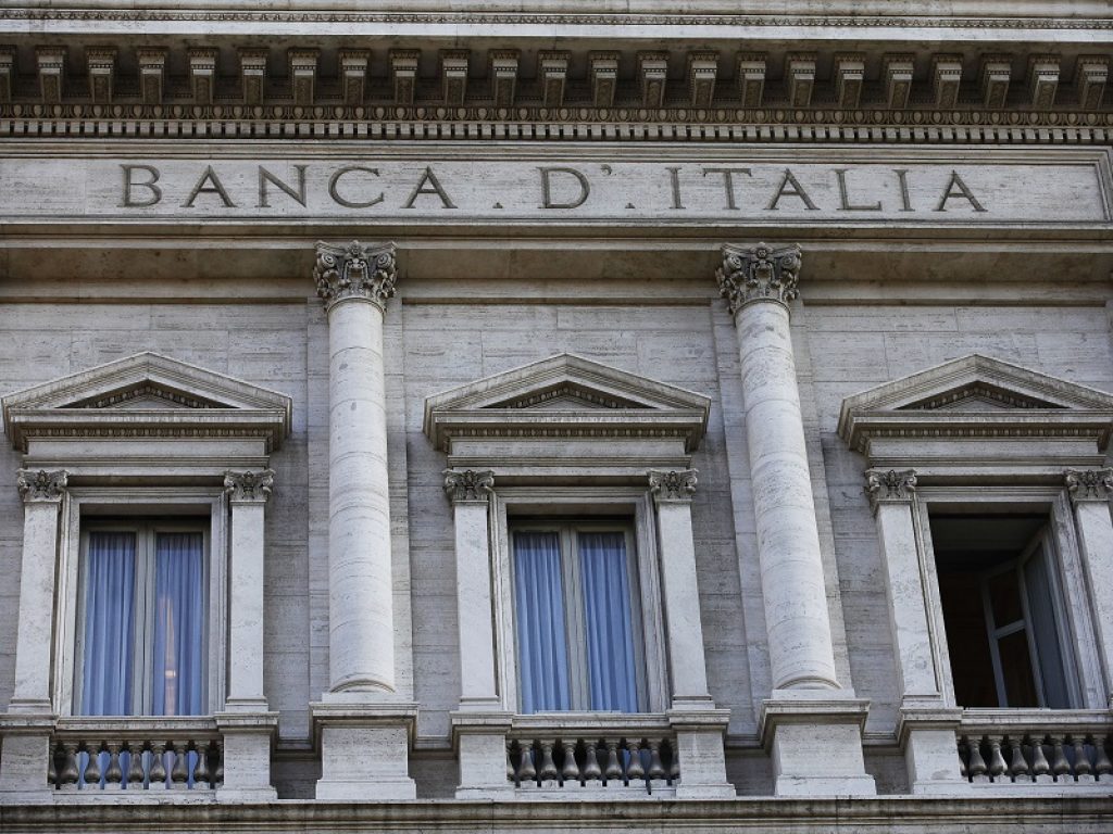 Il Codacons lancia un ricorso collettivo al Tar del Lazio in favore dei soggetti esclusi dai concorsi della Banca d’Italia per il voto minimo di laurea