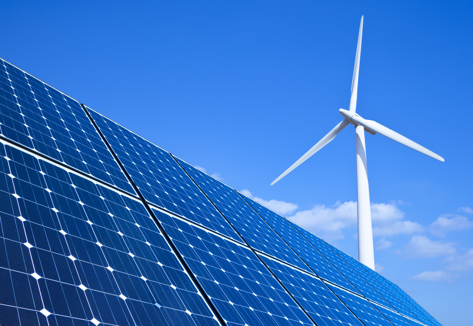 La Fondazione Einaudi presenta due ricette per le energie rinnovabili. Studio europeo si concentra su accordi acquisto Ppa, comunità Cer