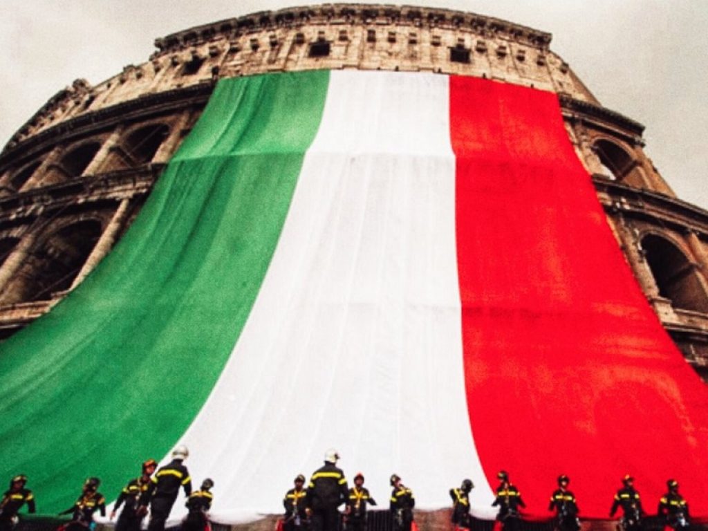 L’Inno di Mameli arriva in contemporanea alle 11 di oggi su tutte le emittenti radio. "La radio per l'Italia" è un'iniziativa che vuole essere momento di riflessione e speranza