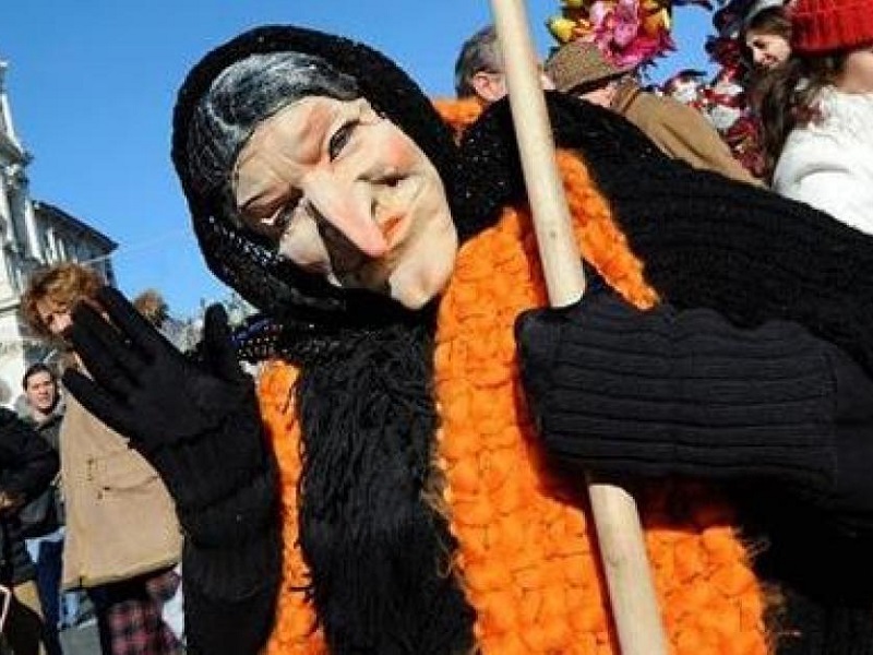 Befana o Giorno dei Re Magi? Curiosità e tradizioni sull’Epifania tra banchetti sontuosi, tuffi nell'acqua ghiacciata, scambio di doni e pellegrinaggi