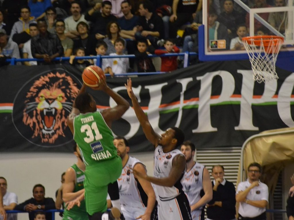 Basket, serie A2 girone Ovest: Bertram Tortona supera 86-72 la Soundreef Mens Sana Siena
