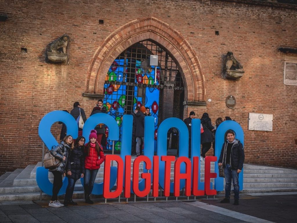 Scuola digitale, arrivano le équipe territoriali: pubblicato il bando. Al via la selezione di 120 docenti, saranno punto di riferimento