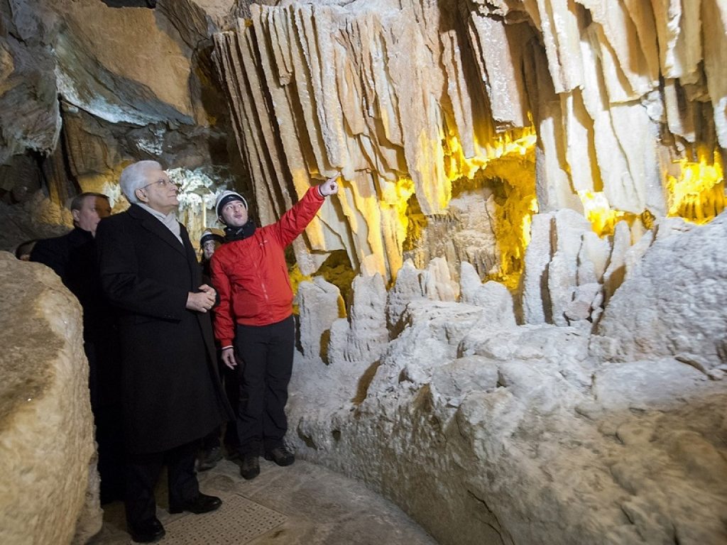 Il Presidente Sergio Mattarella visita le Grotte di Castellana in occasione dell'80° anniversario della loro scoperta