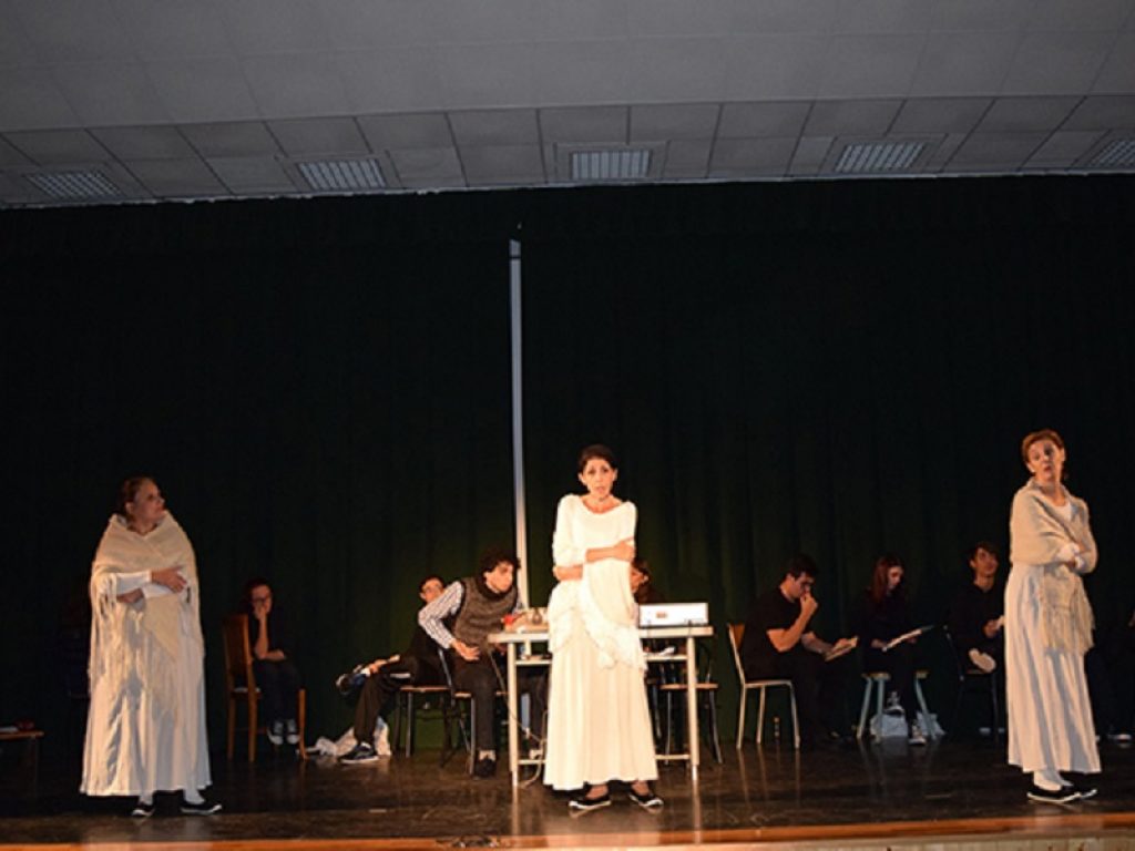 Il Teatro Palladium ricorda una rilevante tragedia nazionale, il disastro del Vajont. In scena, il 16 e 17 febbraio Francesca Satta Flores con Vajont. Quando lassù