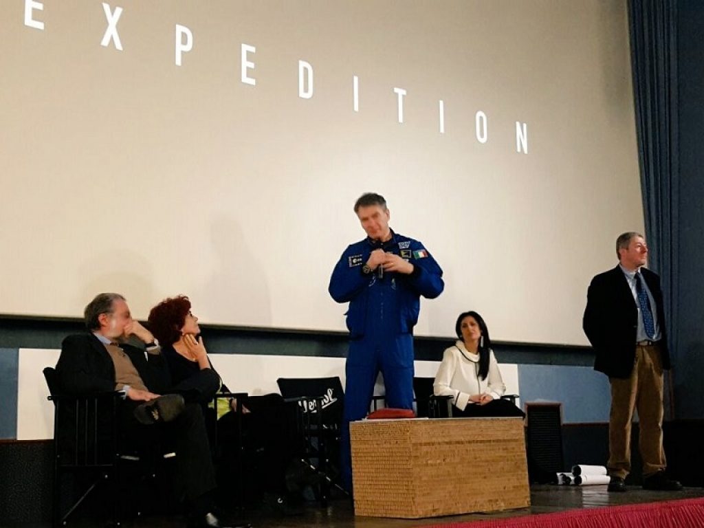 Al Cinema Farnese studenti alla scoperta del dietro le quinte delle missioni spaziali con la proiezione di Expedition, primo docu-film sui lati inediti