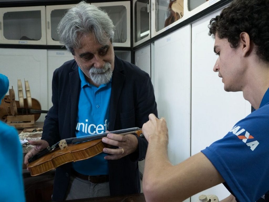 Beppe Vessicchio, Maestro e Direttore d'Orchestra, musicista, arrangiatore e compositore tra i più celebri in Italia è stato nominato Goodwill Ambassador dell'UNICEF Italia.