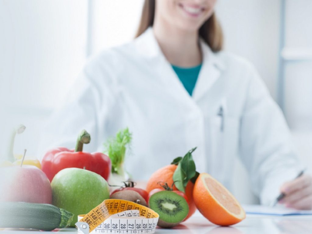 Dal podologo all'educatore professionale: istituiti gli elenchi speciali per 18 categorie professionali. Giulia Grillo: "Salvi 20.000 operatori. Un gesto di rispetto per i lavoratori"