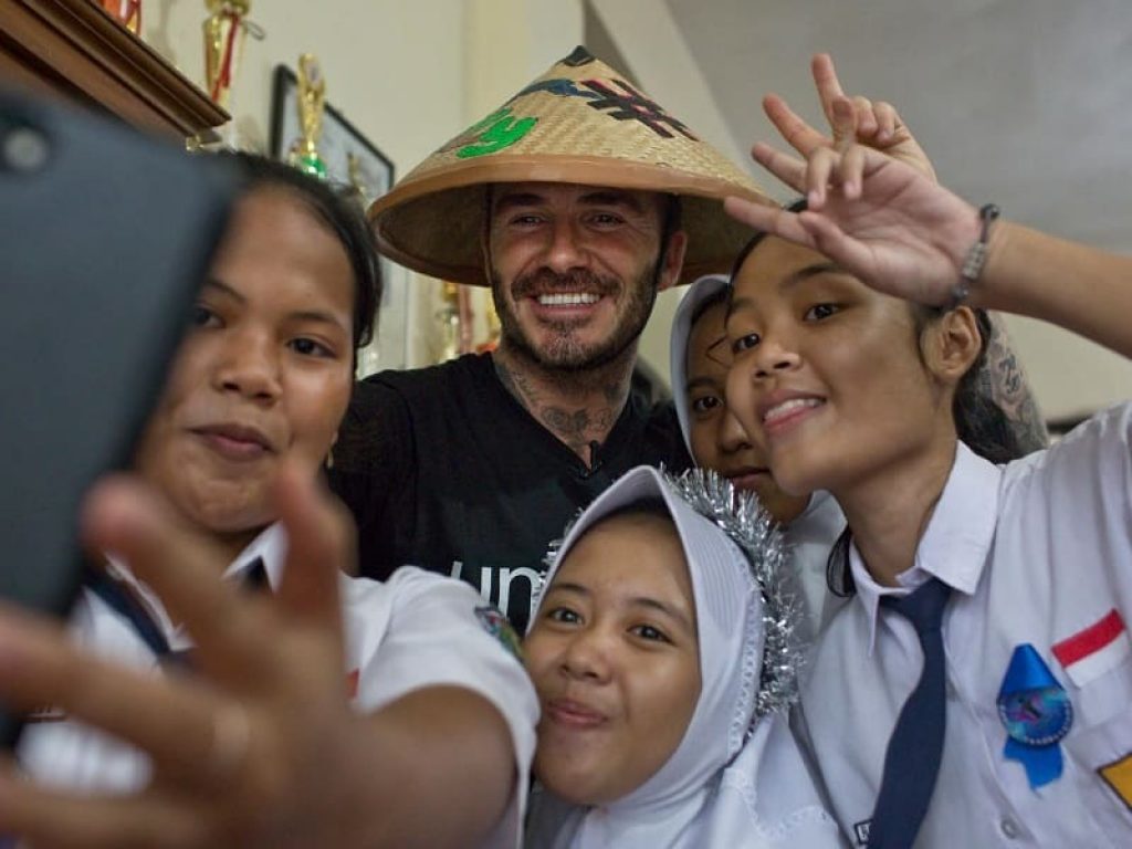 Il Goodwill Ambassador dell'UNICEF David Beckham si è recato in Indonesia questa settimana per incontrare i bambini che hanno subito violenza e bullismo in classe