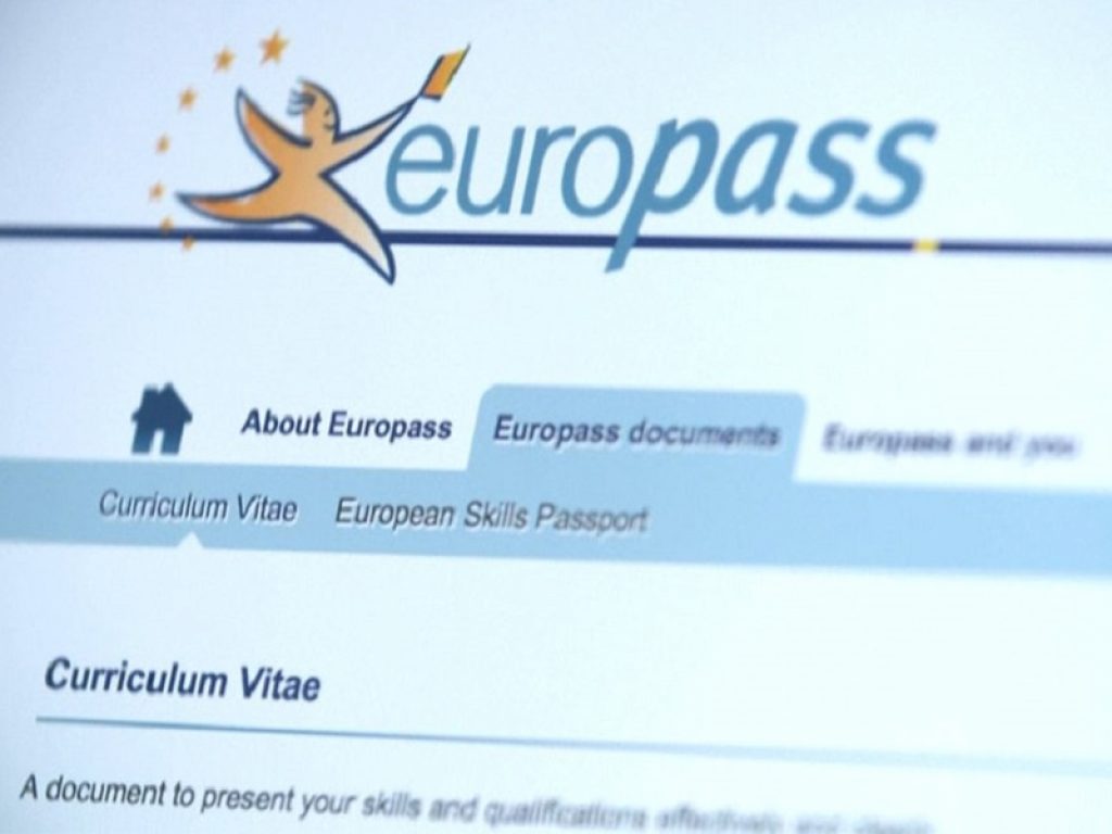 L'Italia non investe nei centri per l'impiego e alle politiche attive del lavoro preferisce sussidi e politiche passive. Confronto impietoso con Francia e Germania dove i centri per l'impiego funzionano