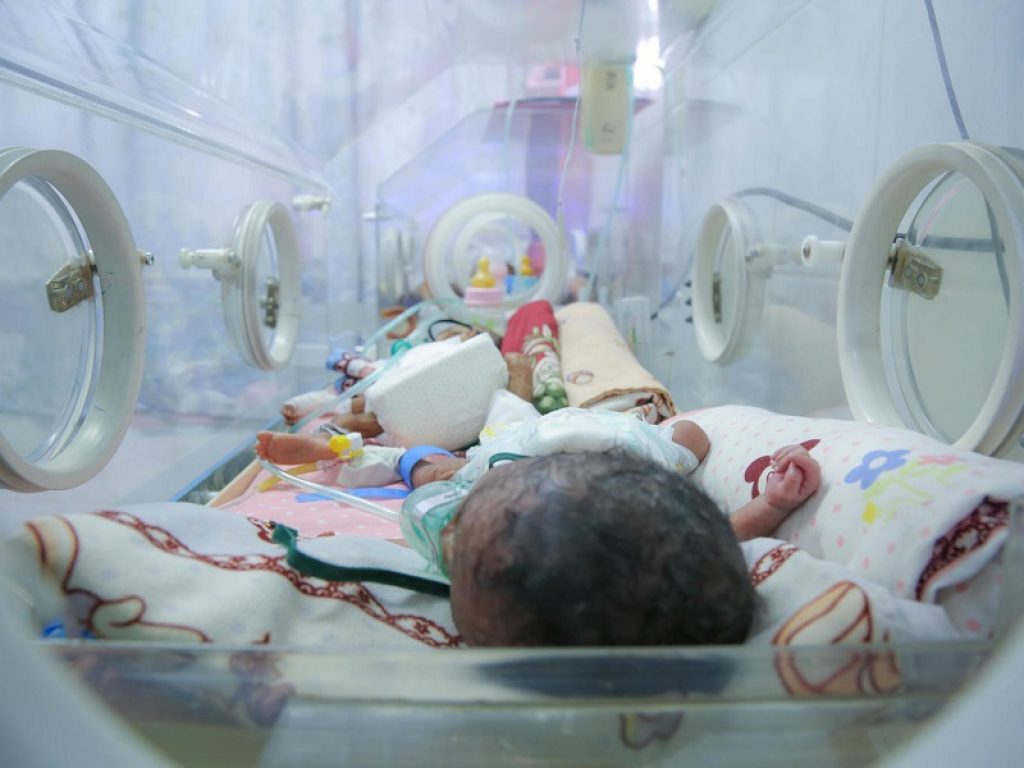 Report UNICEF sulla salute materna e infantile in Yemen: 1 donna e 6 neonati muoiono ogni due ore a causa di complicazioni durante il parto