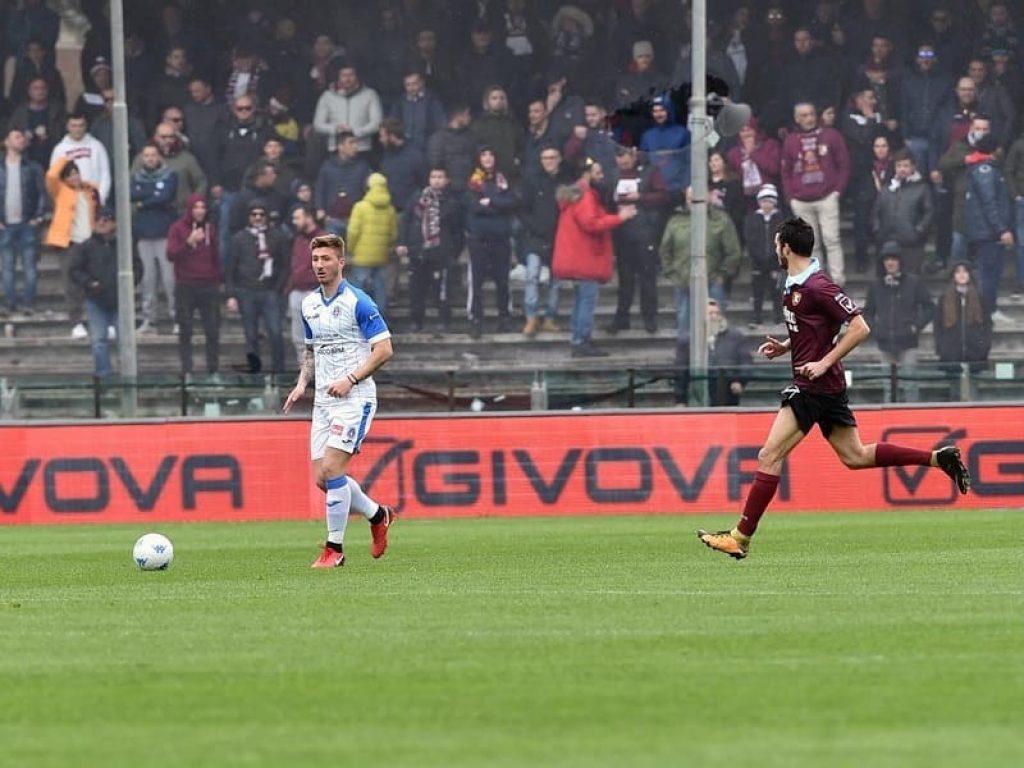 I pronostici dei posticipi di serie B di oggi, venerdì 30 marzo 2018, Novara-Cesena e Perugia-Cremonese: le migliori quote e i consigli vincenti per le scommesse. In singola da provare l'X finale di Novara-Cesena e l'X primo tempo a 2,05 di Perugia-Cremonese