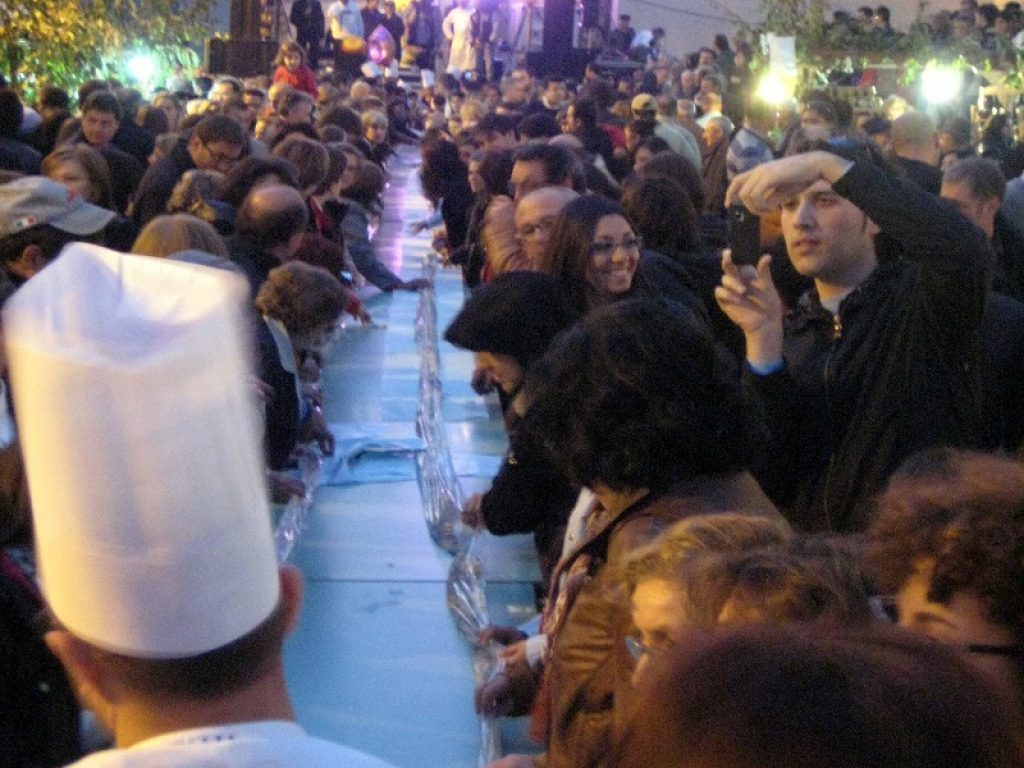 Sale scommesse, parchi divertimento, sagre e fiere, concorsi pubblici, piscine e palestre, ristoranti: ecco la lista di luoghi ed eventi dove servirà il Green Pass