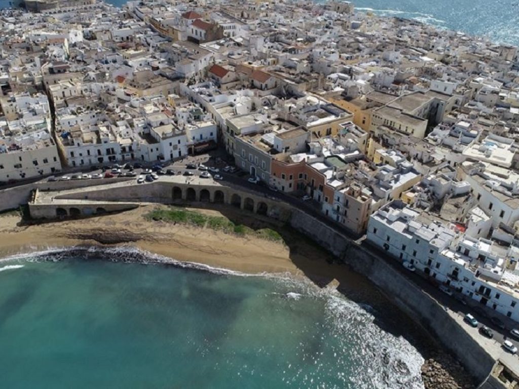 Dalle Cinque Terre alla costa cilentana, dalla Maremma toscana al Salento: le spiagge più belle d'Italia premiate con le Cinque Vele