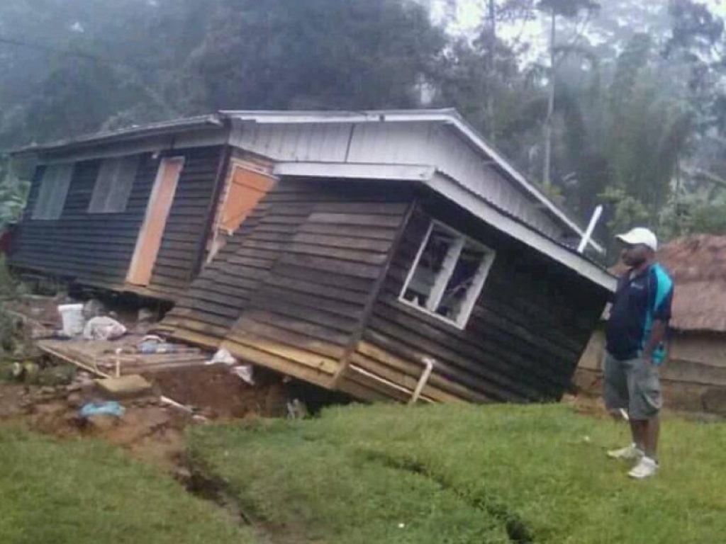 Emergenza in Papua Nuova Guinea, dopo le numerose scosse di terremoto, la più forte di magnitudo 7.5 gradi della scala Richter: 270mila persone hanno bisogno di assistenza umanitaria
