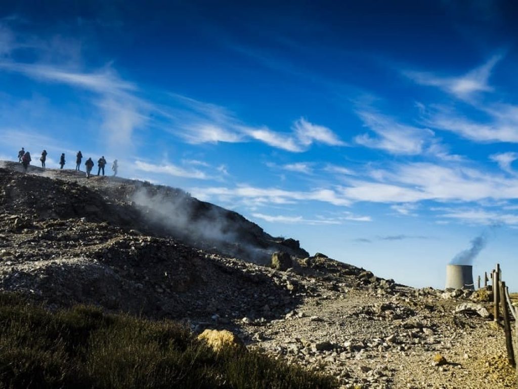 Il turismo geotermico si conferma una realtà consolidata: anche per il 2017, come avvenuto nel 2016, i dati di Enel Green Power confermano oltre 60mila accessi ai territori geotermici, tra scuole e visitatori provenienti dall’Italia e da molte parti del mondo.