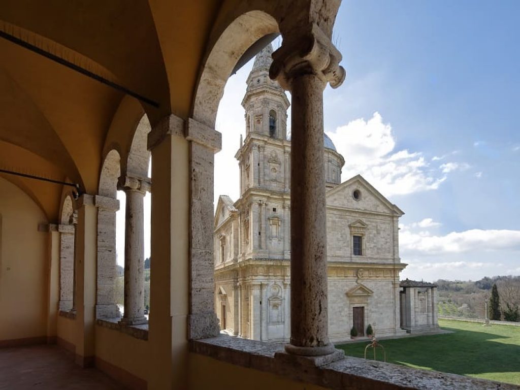 Il Tempio di San Biagio a Montepulciano dopo Antonio da Sangallo. Storia e Restauri è la mostra visitabile dal 22 aprile al 4 novembre che celebra i 500 anni dell'edificazione di uno dei capolavori dell'architettura rinascimentale italiana