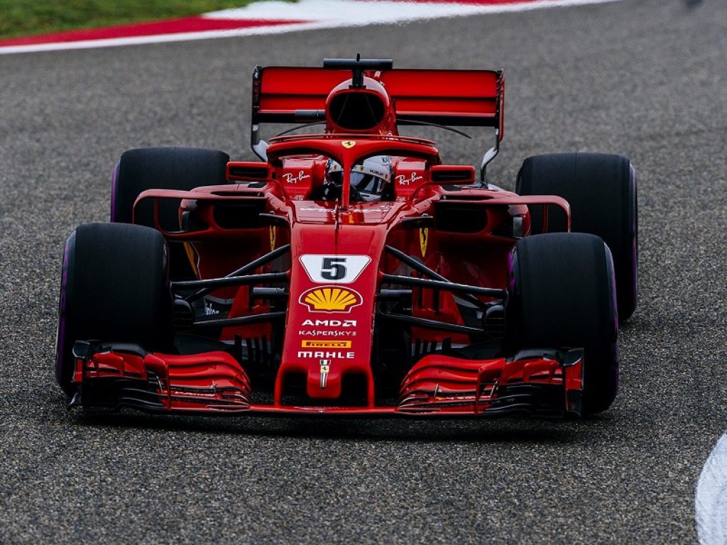Come in Bahrain anche a Shanghai la Ferrari domina le qualifiche del Gran Premio della Cina conquistando la pole position con Vettel e la seconda posizione con Raikkonen