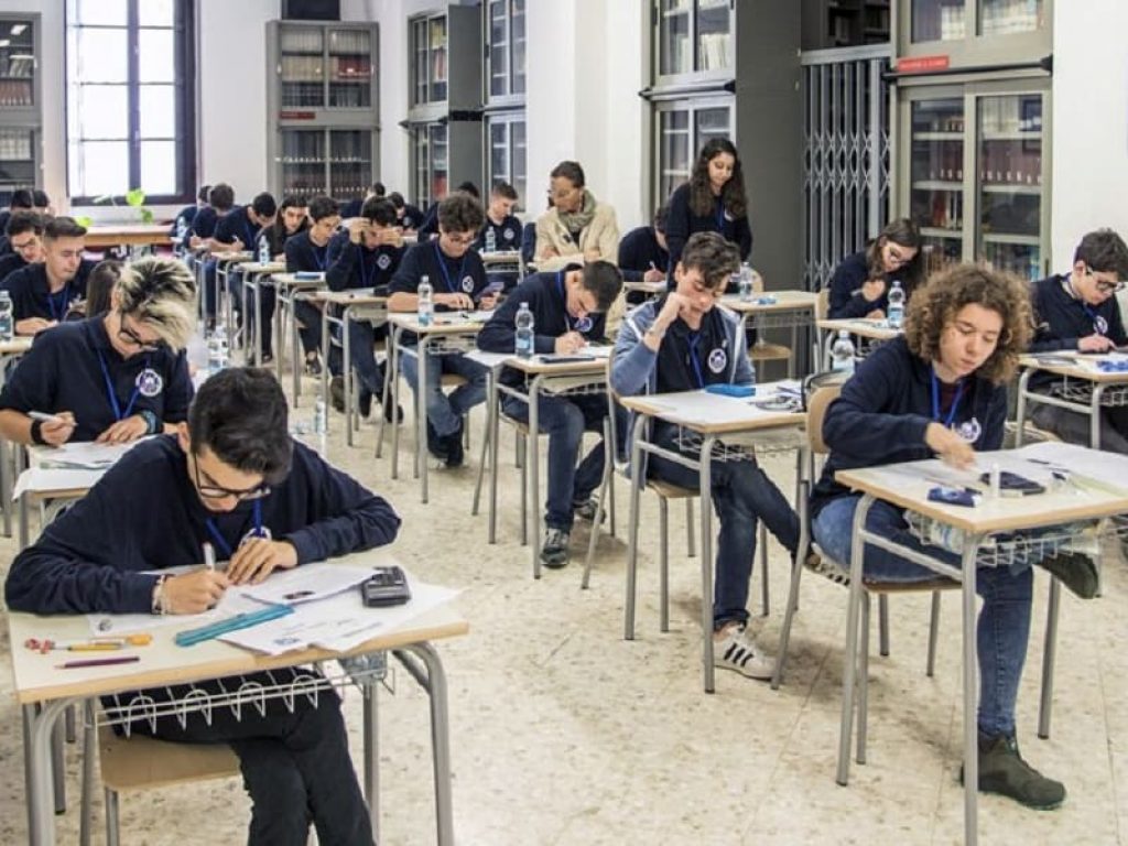 A Reggio Calabria si è tenuta la finale delle XX Olimpiadi nazionali di astronomia: ecco chi sono gli studenti vincitori
