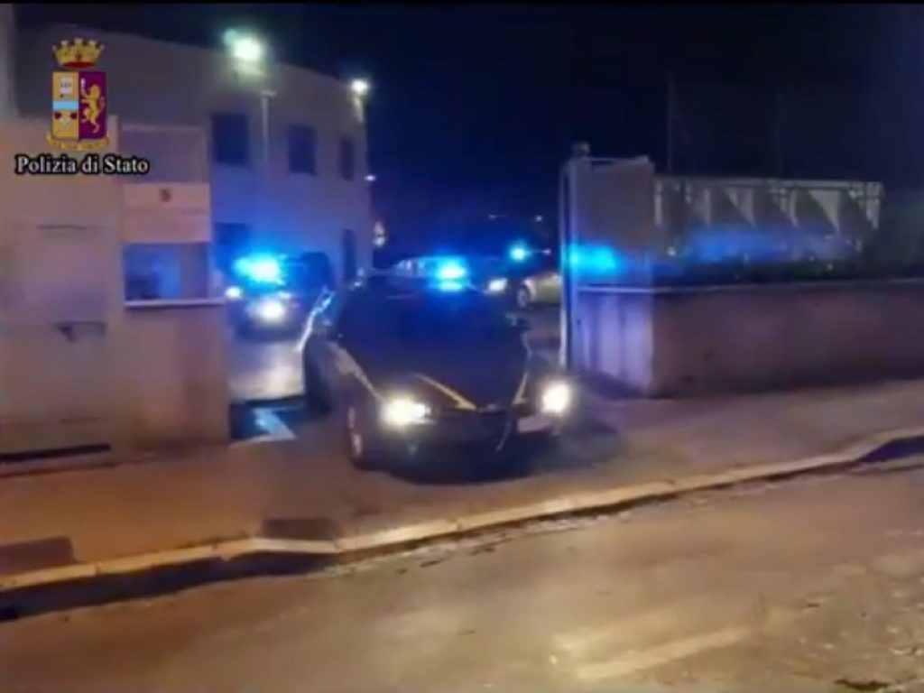 Associazione per delinquere, frode fiscale, riciclaggio, trasferimento di valori all’estero e bancarotta, i reati contestati alle 13 persone arrestate a Latina nell'operazione “Arpalo”