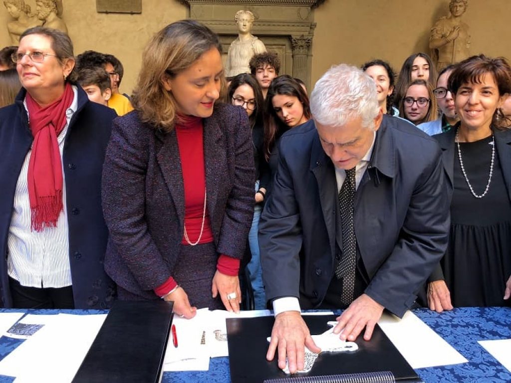 Al Museo Nazionale del Bargello arriva una una copia tattile del rilievo in avorio raffigurante Adamo nel Paradiso terrestre, realizzata dagli studenti dell’Istituto Gonnelli di Gambassi Terme e Montaione guidati dal professor Marco Catone.