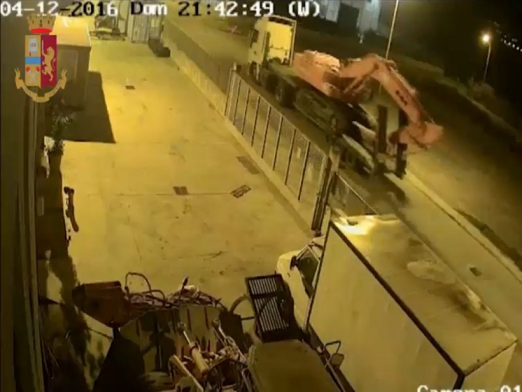 Operazione Keleos: la polizia ha arrestato i responsabili del colpo da 8 milioni di euro messo a segno nel dicembre 2016 ai danni con l'assalto al caveau di un istituto di vigilanza di Catanzaro