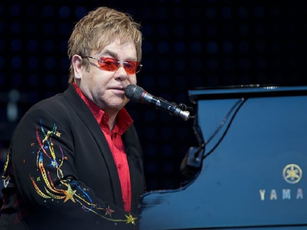 Il bagarinaggio online mette a segno un nuovo colpo, con i prezzi dei biglietti per i concerti italiani di Elton John all'Arena di Verona del 2019 che già sfiorano quota 2.000 euro