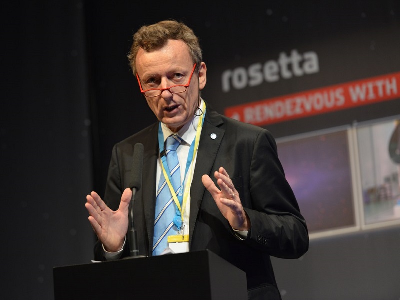 La Ministra dell'Istruzione Valeria Fedeli ha firmato il decreto di nomina del Presidente dell’Agenzia Spaziale Italiana (ASI): il professor Roberto Battiston è stato confermato alla guida dell’Ente.