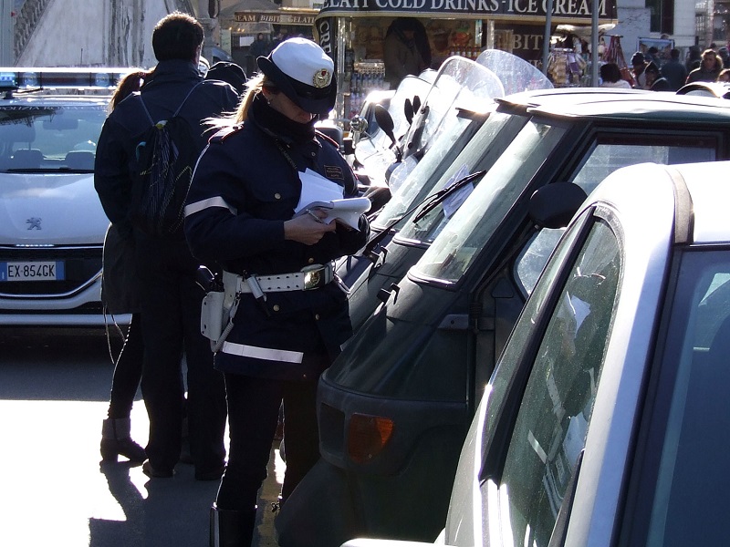 Maxi-rincari del 10% sulle multe stradali previsti a partire da gennaio 2023: il Codacons chiede che il prossimo Governo blocchi gli aumenti