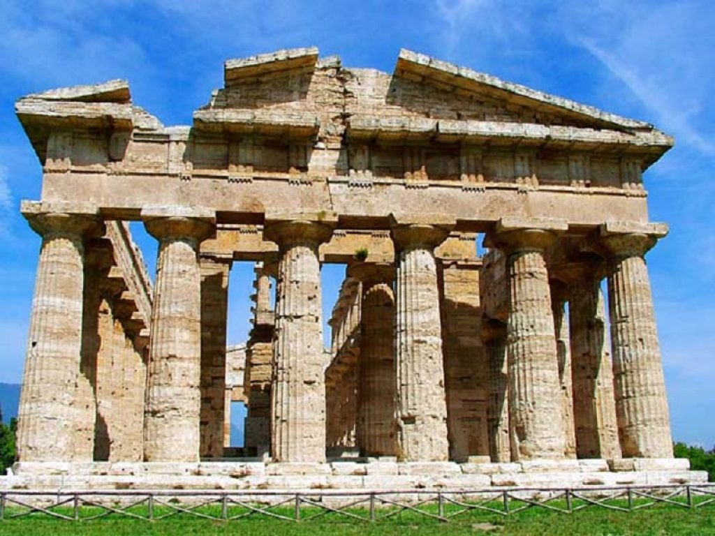 Il Parco Archeologico di Paestum cresce. Aumentano, oltre ai visitatori che nei primi tre mesi del 2019 hanno fatto un balzo del +15% in avanti, anche le forme di fruizione inclusiva