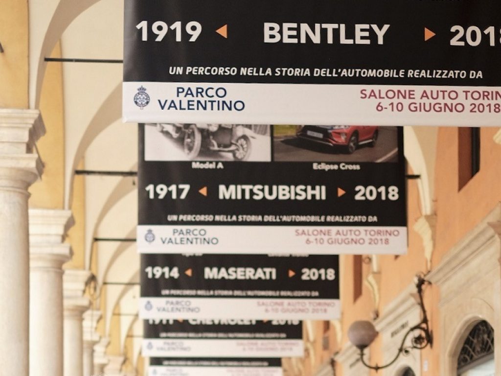 Inaugurata a Modena la mostra fotografica “Un percorso nella storia dell’automobile” allestita sotto i Portici del Collegio, gratuita e aperta al pubblico fino al 30 giugno