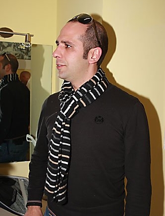 A quale VIP dareste un passaggio in auto? Gli italiani dicono sì a Zalone, no a D’Urso e Corona. Portiere aperte anche per Cannavacciuolo e Morandi